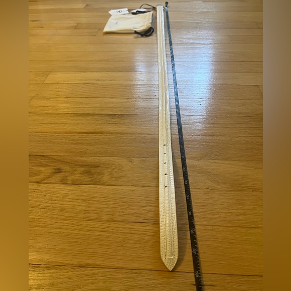 Sandro Thin Crocodile Embossed Belt - White NWT - Picture 4 of 4